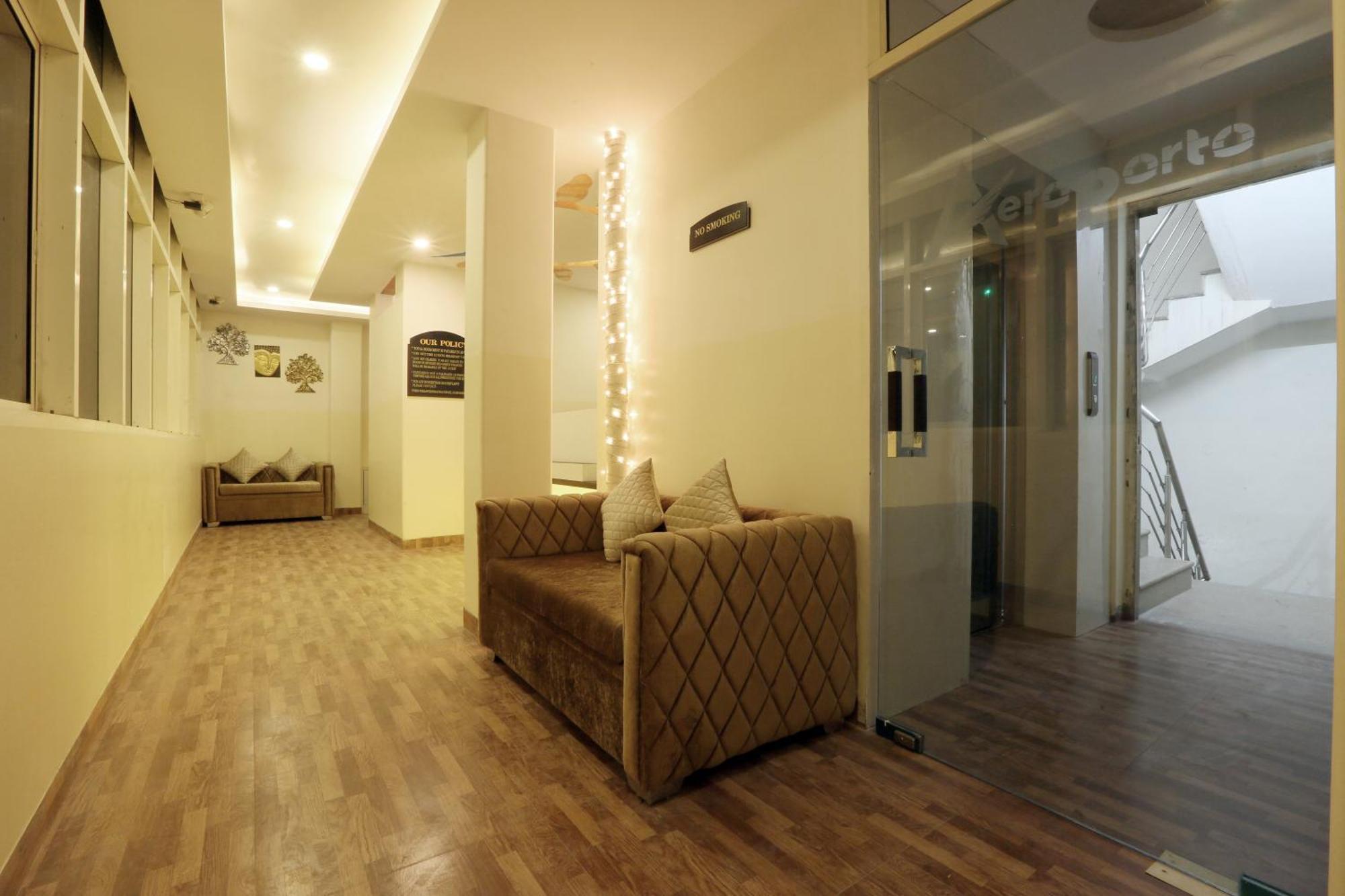 뉴델리 Plazzo Prime Plaza At Delhi Airport B&B 외부 사진