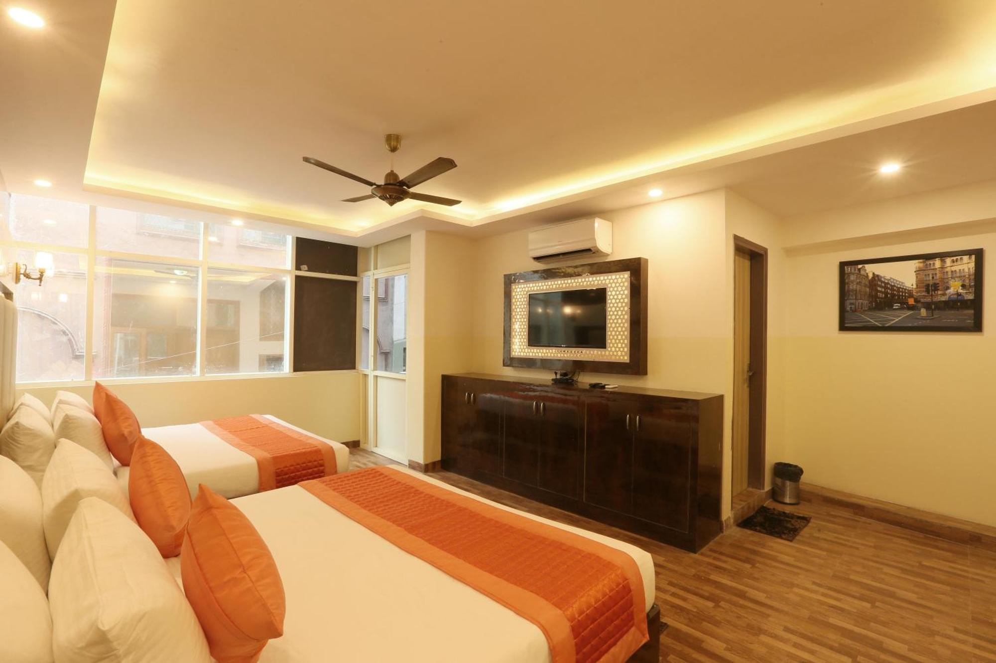뉴델리 Plazzo Prime Plaza At Delhi Airport B&B 외부 사진