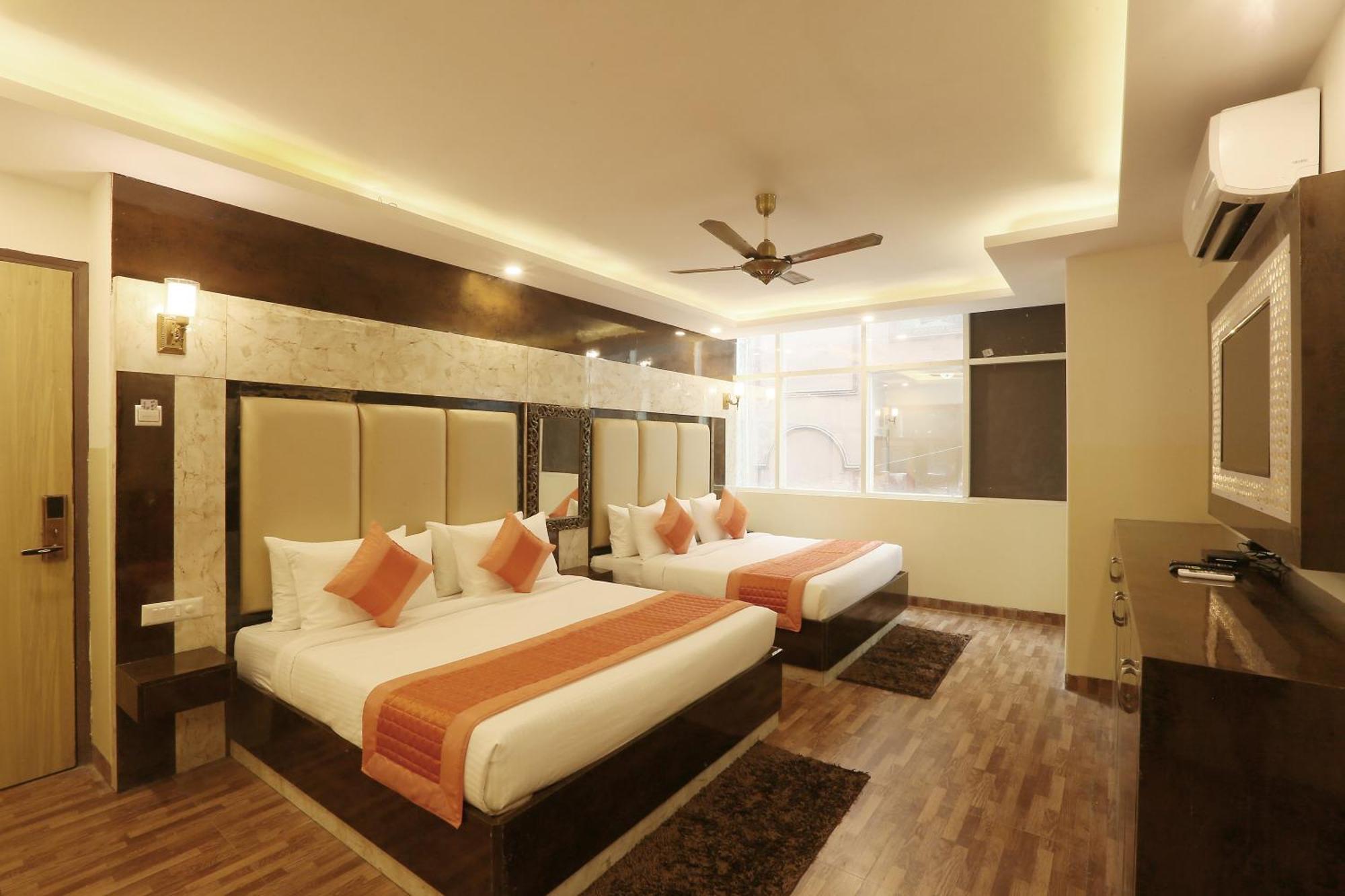 뉴델리 Plazzo Prime Plaza At Delhi Airport B&B 외부 사진