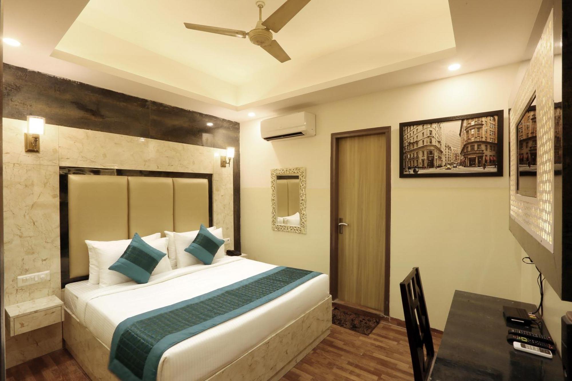 뉴델리 Plazzo Prime Plaza At Delhi Airport B&B 외부 사진